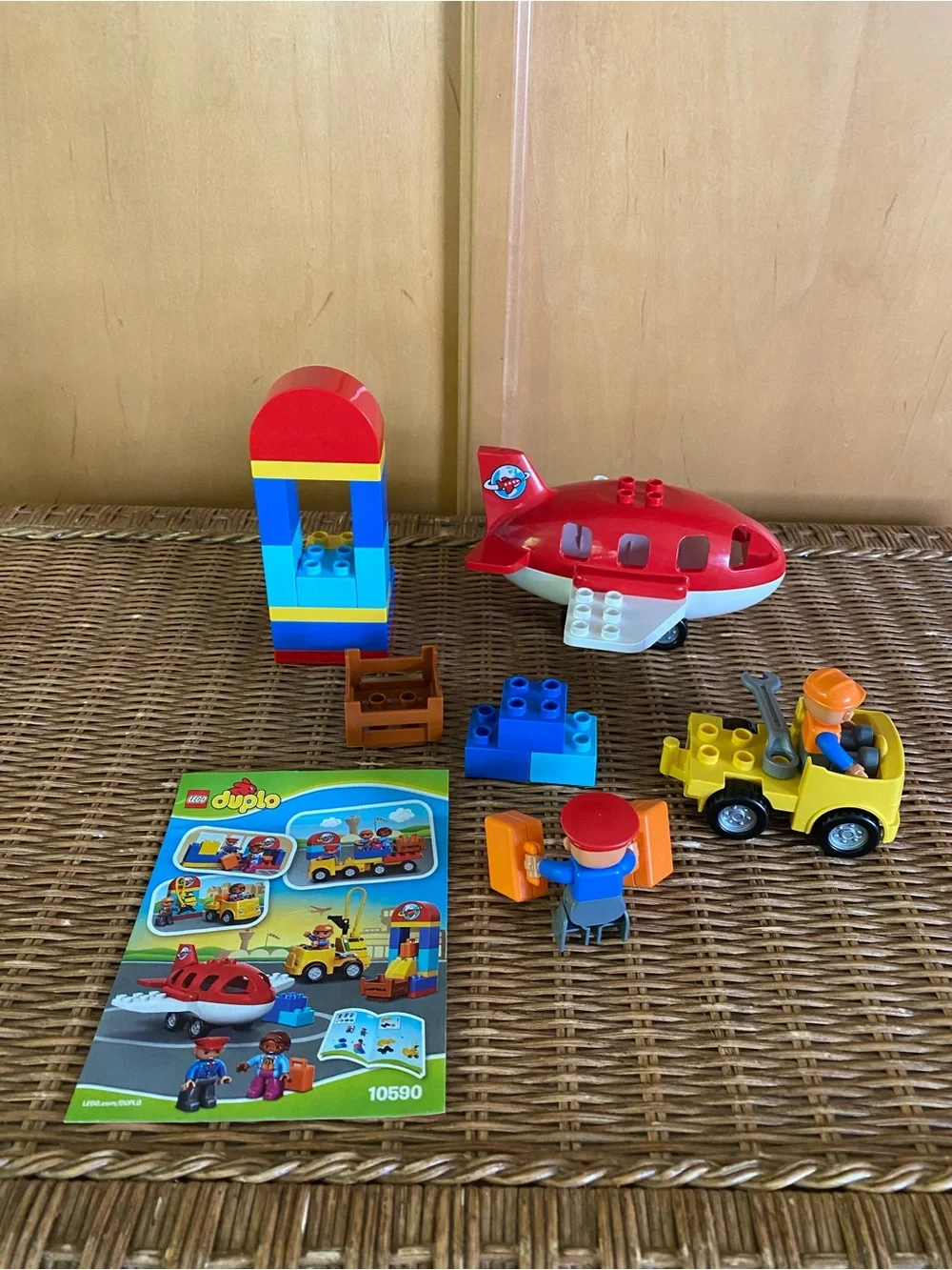 LEGO DUPLO 10590 Airport Set incomplete w/ Airplane Pilot Luggage Manual